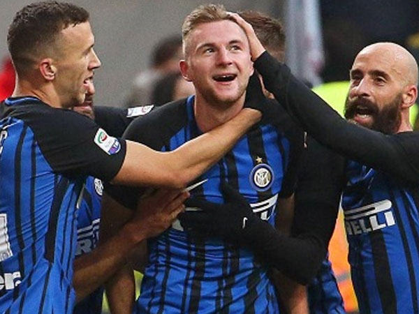 Perisic lập hat-trick, Inter lên đỉnh Serie A sau gần hai năm