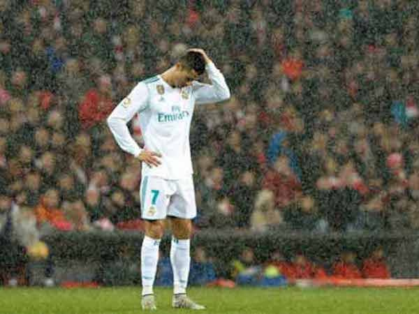 Ronaldo 4 tháng ghi 2 bàn, Real sẽ ruồng bỏ "tàn nhẫn" như Casillas
