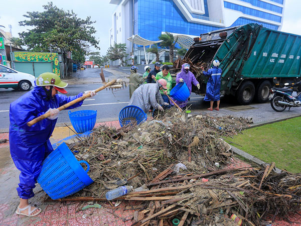 Đà Nẵng khẩn trương dọn vệ sinh các tuyến đường để đón APEC