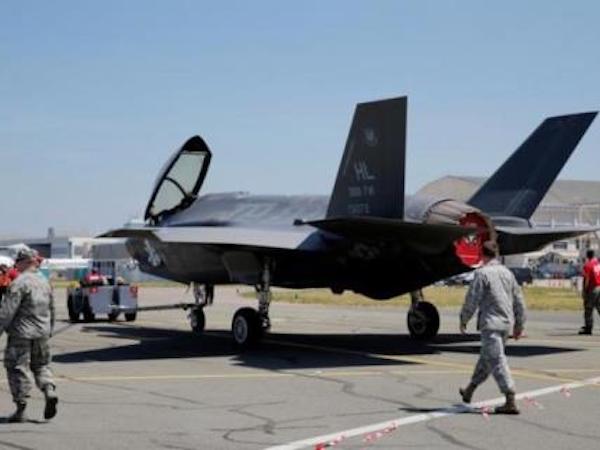 F-35 đắp chiếu 30 ngày vì... bị gỉ sét