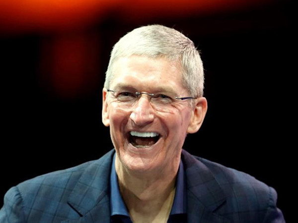 Giá trị Apple đạt 900 tỉ USD