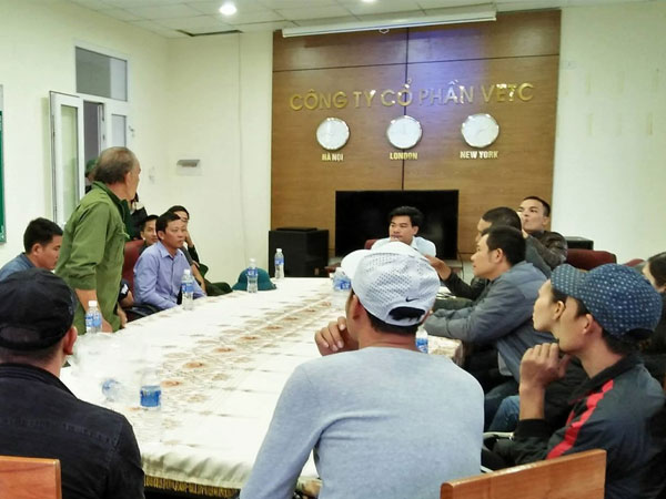 Hàng trăm tài xế, chủ xe tập trung phản đối tại Trạm thu phí Tasco