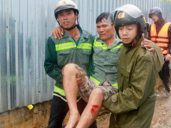 Những người thoát chết gang tấc trong bão Damrey