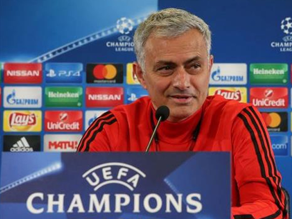 Mourinho lại mượn Matic để 'đá xoáy' Wenger