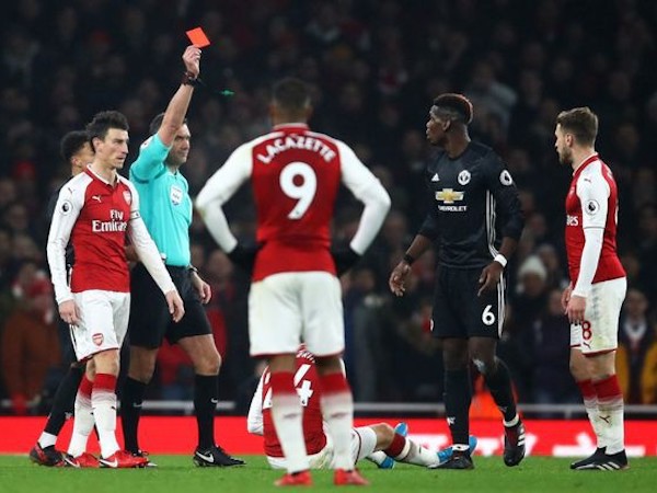 MU chấp nhận án treo giò 3 trận của Paul Pogba
