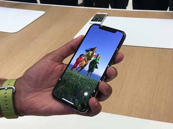 Apple lên tiếng về lỗi bóng mờ trên iPhone X