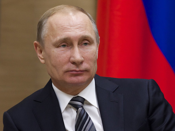 Bé gái được tặng iPhone X nhờ làm thơ về ông Putin