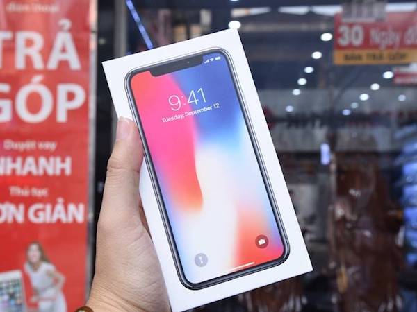 Giá iPhone X giảm xuống còn hơn 31 triệu đồng tại Việt Nam