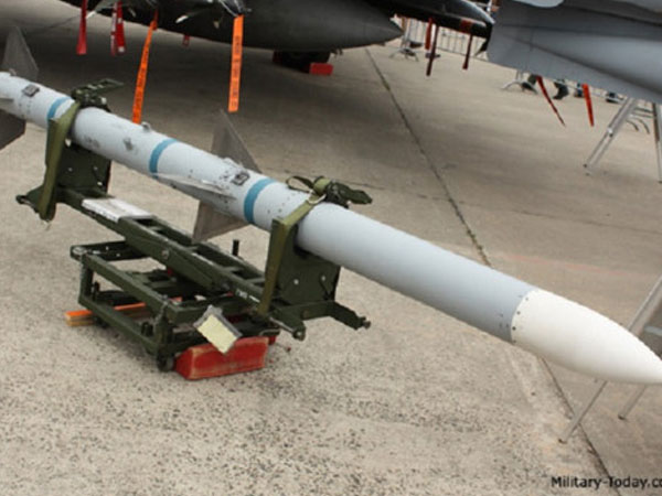 Hé lộ tên lửa không đối không mới của Mỹ thay thế "sát thủ" AIM-120