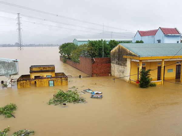 Hơn 15.000 ngôi nhà ở 'rốn lũ' Đại Lộc ngập sâu trong nước