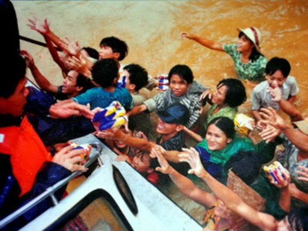 Nhìn lại cơn lũ lịch sử ở Huế năm 1999 và nguy cơ thiên tai lập lại chỉ còn cách 'một gang tay'