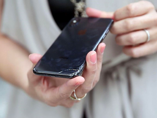Video: Tra tấn iPhone X