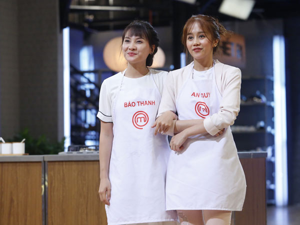 Vua đầu bếp: An Nguy bị đứt tay vẫn xuất sắc loại Bảo Thanh bằng sự thông minh