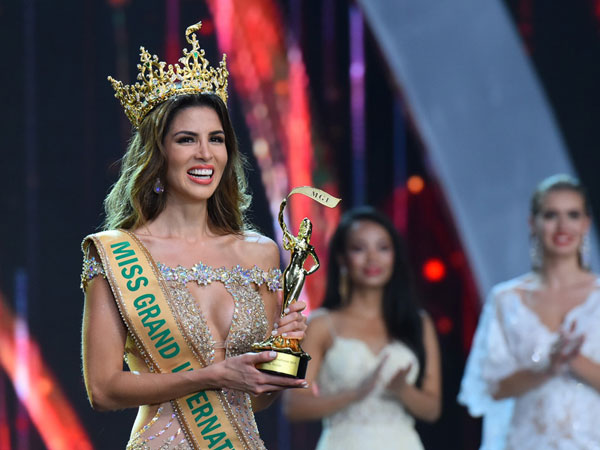 6 Hoa hậu đăng quang năm 2017: Người được khen, người gây thất vọng