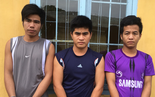 Bắt khẩn cấp 3 đối tượng trói cụ bà, cướp tài sản