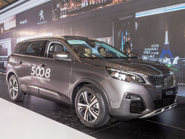 Chi tiết Peugeot 5008 giá 1,349 tỷ - đối thủ mới của Toyota Fortuner