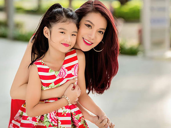 Con gái Trương Ngọc Ánh - Trần Bảo Sơn gây bất ngờ với khả năng nói tiếng Anh như người bản địa