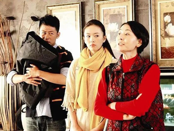 Bức thư con gái gửi bố sau nhiều lần chứng kiến mẹ bị nhà nội mắng chửi gây bão mạng Trung Quốc