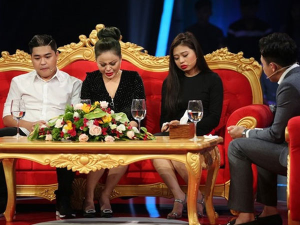 HTV chỉ đạo gỡ talk show Lê Giang tố Duy Phương ở 'Sau ánh hào quang'
