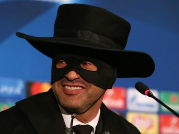 HLV Shakhtar đóng giả Zoro khi đánh bại Man City