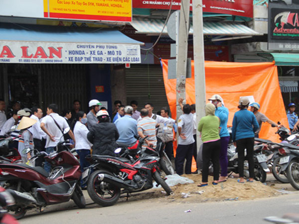 Một bảo vệ chết tại trụ sở ngân hàng
