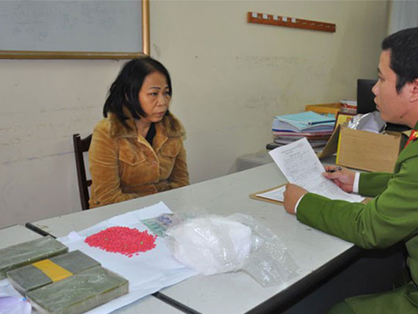 Phát hiện vụ vận chuyển số lượng lớn ma túy với 'chiêu độc' trên QL 10