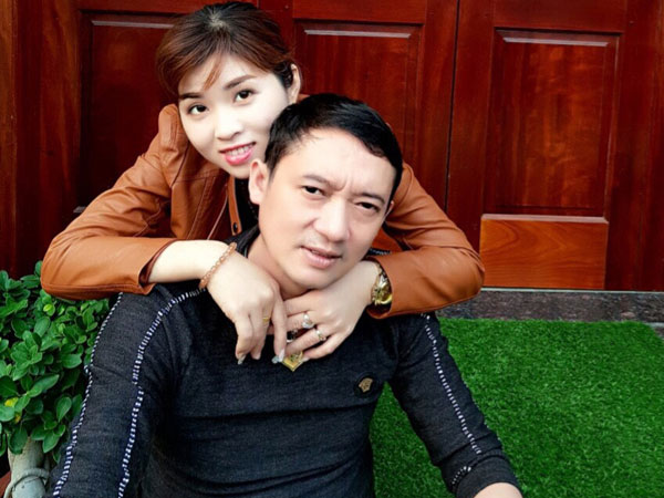 Vợ Chiến Thắng: 'Tôi thường xuyên chuyển tiền cho các vợ cũ của chồng'