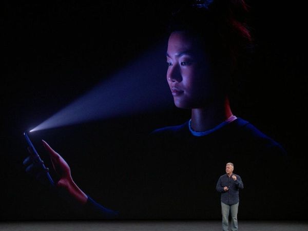 Face ID trên iPhone X sẽ ngừng hoạt động khi pin xuống dưới mức 10%