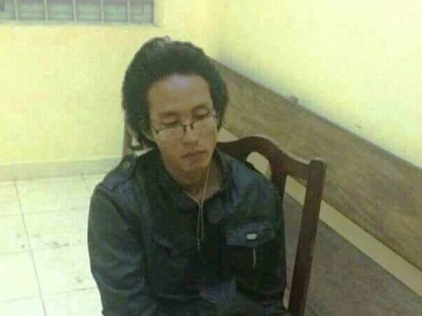 Khởi tố 'hiệp khách giang hồ' vác mã tấu đi chém rụng gương hàng chục xe hơi ở Sài Gòn