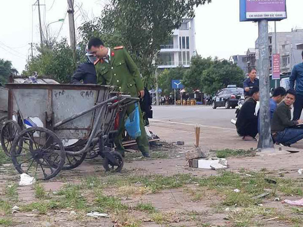 Tá hỏa phát hiện xác trẻ sơ sinh trong xe rác