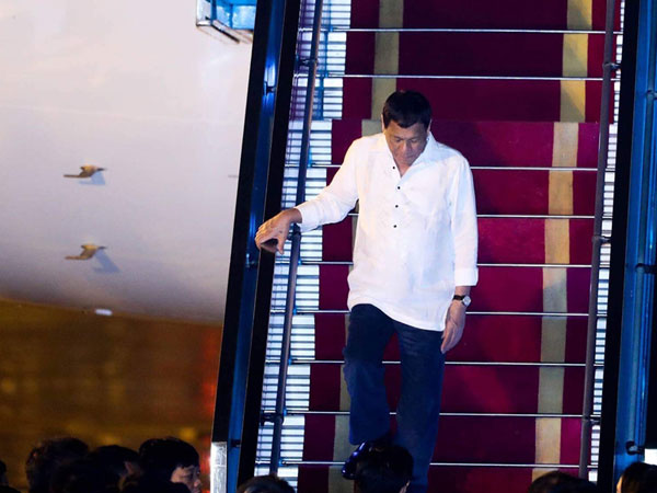 Video: Tổng thống Philippines Duterte đến Đà Nẵng dự APEC