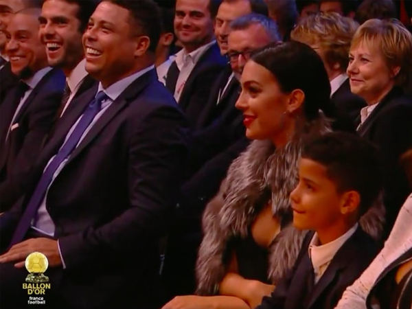 Cả khán phòng bật cười vì điều ước Giáng sinh của Ronaldo