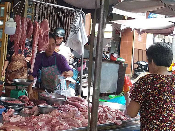 Pín dê, lòng heo… hết đường vào Việt Nam