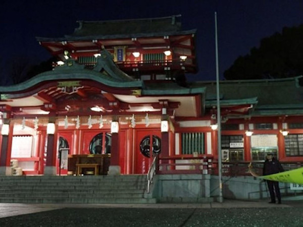 'Trả thù' bằng kiếm samurai ở đền thờ Nhật, 3 người chết