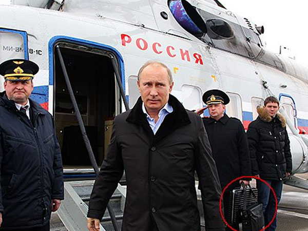 Chiếc va ly hạt nhân sẽ theo sát ông Putin ở Việt Nam
