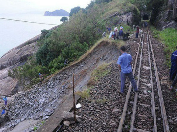 Đường sắt Bắc Nam qua Đèo Cả chưa thông tuyến