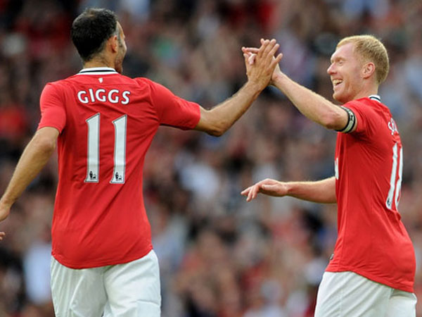 Giggs, Scholes sắp đến Hà Nội