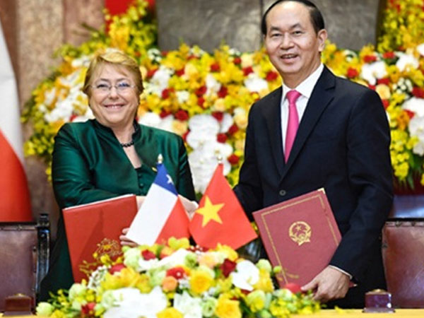 Việt Nam - Chile ký ba văn kiện tăng cường hợp tác