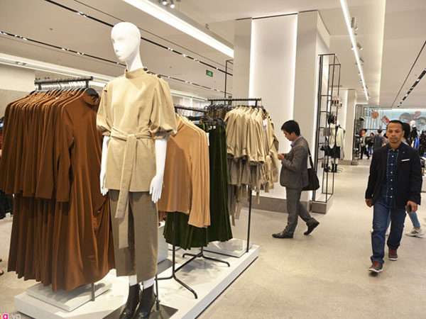 Khác Sài Gòn, cửa hàng Zara đầu tiên ở Hà Nội vắng vẻ sáng khai trương