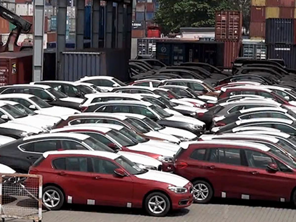 Số phận 700 xe BMW nằm cảng Sài Gòn vẫn chưa rõ