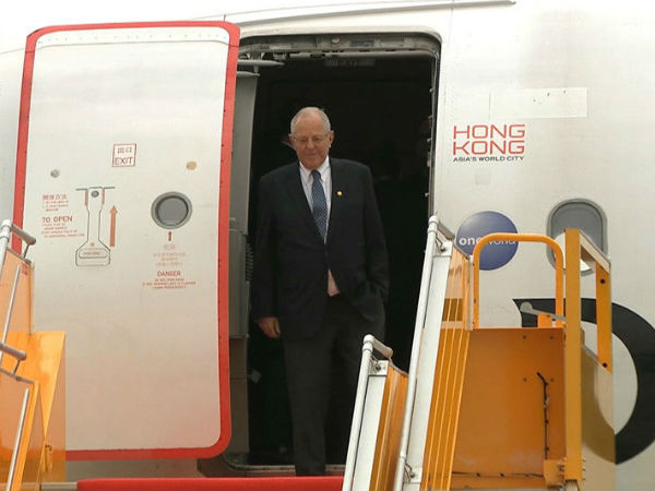 Tổng thống Peru đi máy bay thương mại đến Đà Nẵng dự APEC