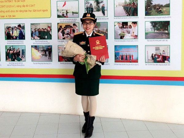 'Bóng hồng' hiếm hoi giành 'ngôi vương' đầu ra Học viện Kỹ thuật Quân sự