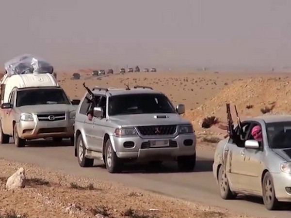 Chỉ huy nổi dậy Syria nói Mỹ cho hàng nghìn tay súng IS rút khỏi Raqqa