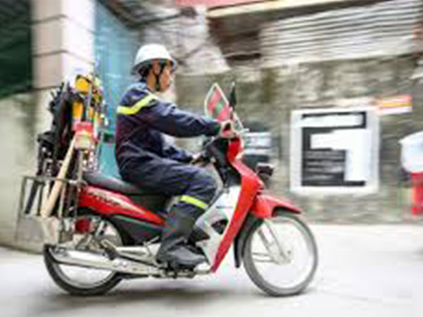 Công an Hà Nội cải tiến xe Wave để chữa cháy
