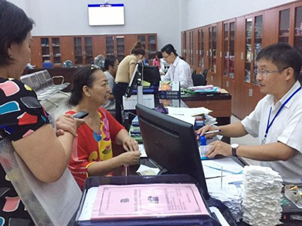 Công chức TP.HCM: 3 năm tăng lương thêm được 400.000 đồng