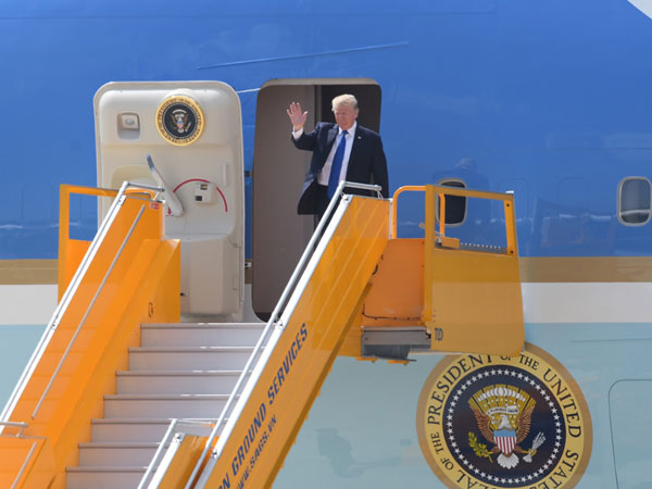 Air Force One đưa Tổng thống Trump đến Đà Nẵng