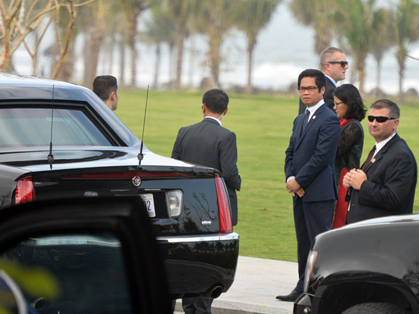 Cận cảnh mật vụ Mỹ bảo vệ khi Tổng thống Trump phát biểu