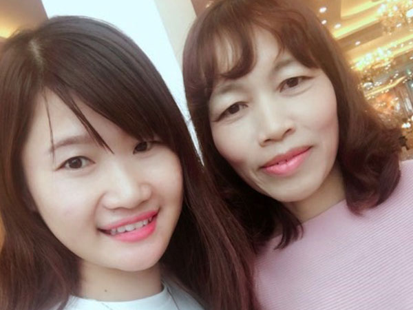 Lại thêm 1 bà mẹ chồng tuyệt vời gia nhập 'team chiều con dâu': Cưới dâu về là cho ngay nhà riêng, tặng sinh nhật bằng laptop