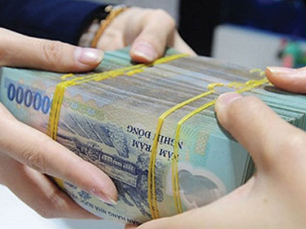 Ngân hàng ráo riết thu đất, chung cư, ôtô để siết nợ