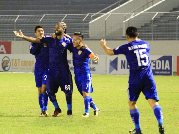 Thắng Than Quảng Ninh, Quảng Nam mở toang cánh cửa vô địch V-League